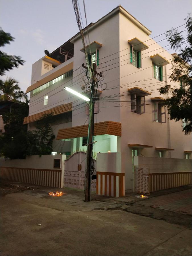 Mayurapriya Inn Madrás Exterior foto